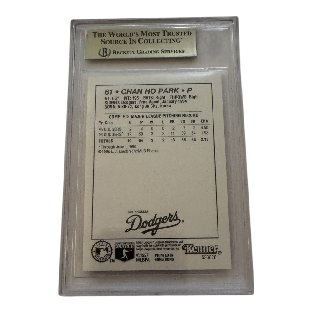 BGS 9.5 Kenner Starting Lineup Chan Ho Park Trading Card - Picture 4 of 4